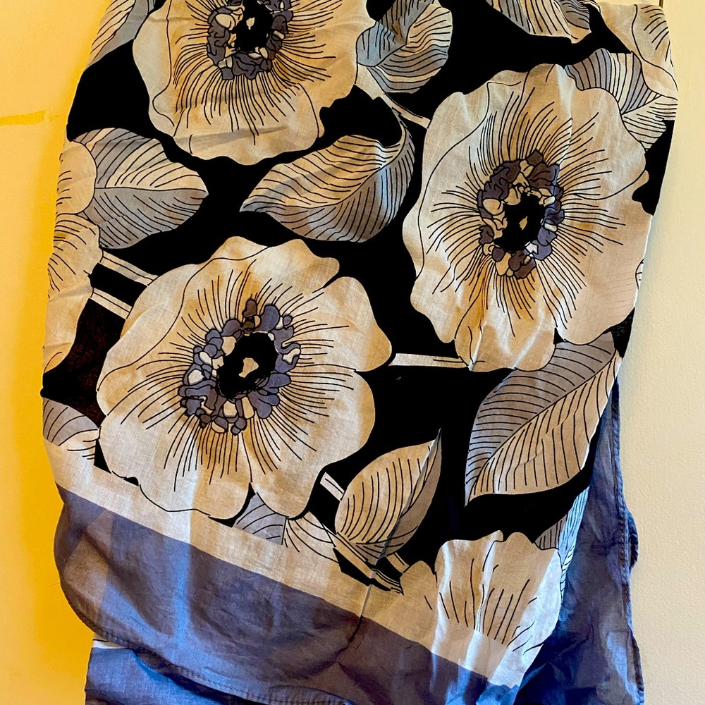 Vera Bradley Camellia Sarong